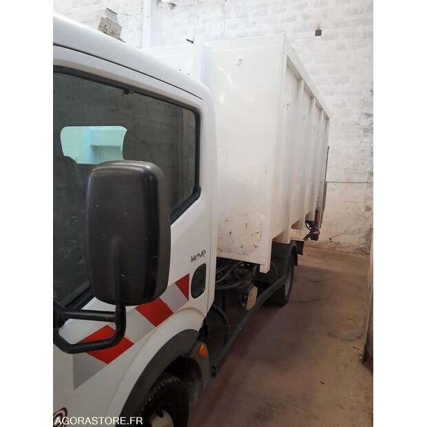 2012 Renault Maxity-41536571