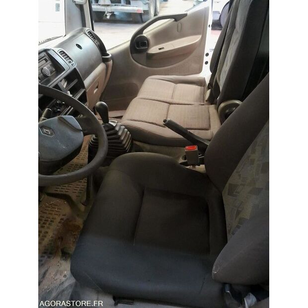 2012 Renault Maxity-41536572