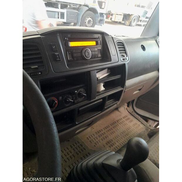 2012 Renault Maxity-41536573