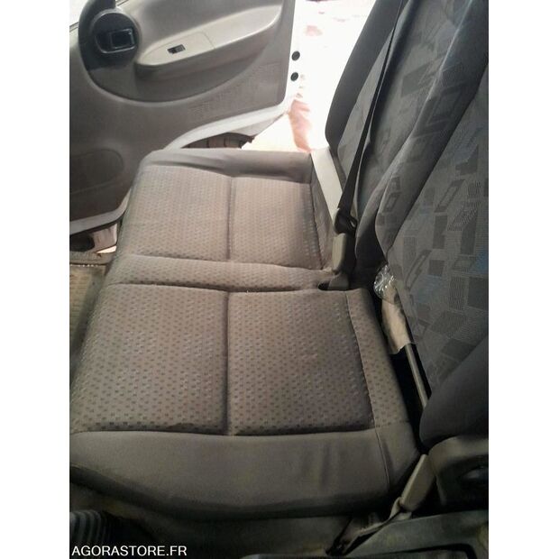 2012 Renault Maxity-41536574