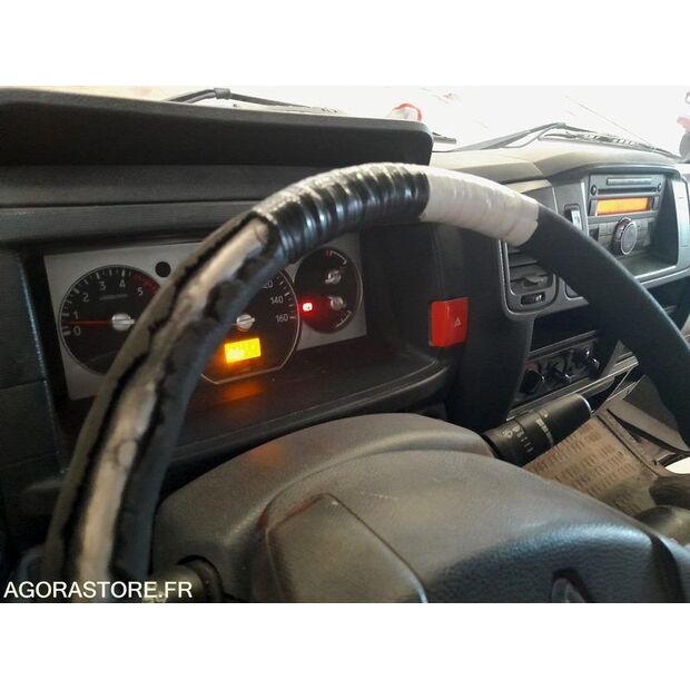 2012 Renault Maxity-41536576