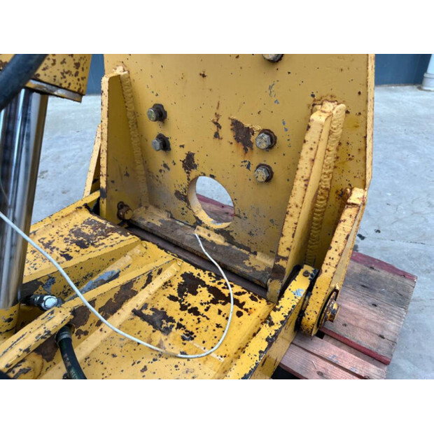 2025 Caterpillar 12H-41537498