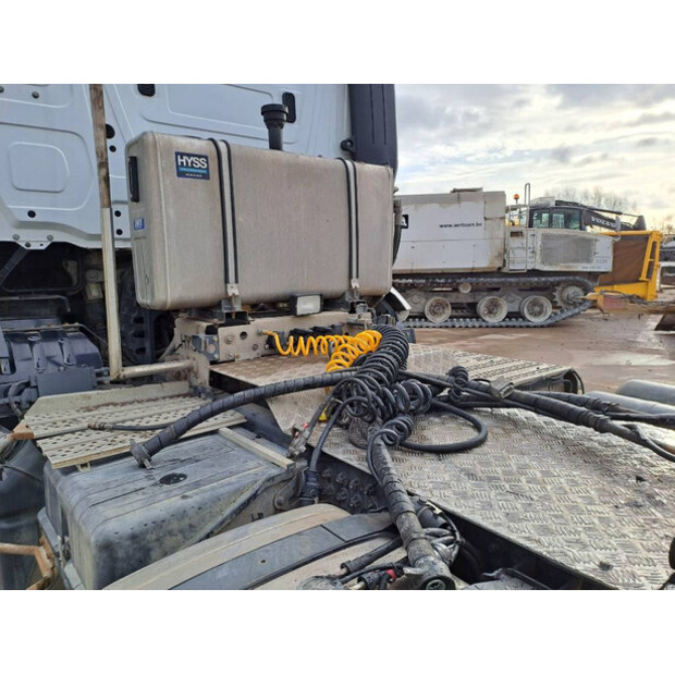 2021 مرسيدس بنز Arocs 2045-41542034