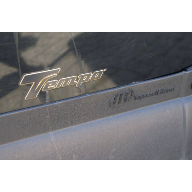 كلوب كار TEMPO-41544857