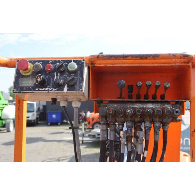 2013 نيفتي HR12 NDE-41544924
