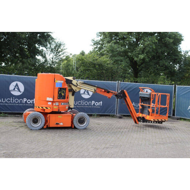 2012 JLG E300AJP-41545077