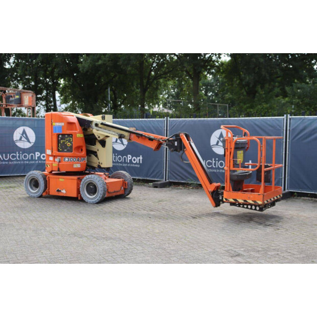 2012 JLG E300AJP-41545079