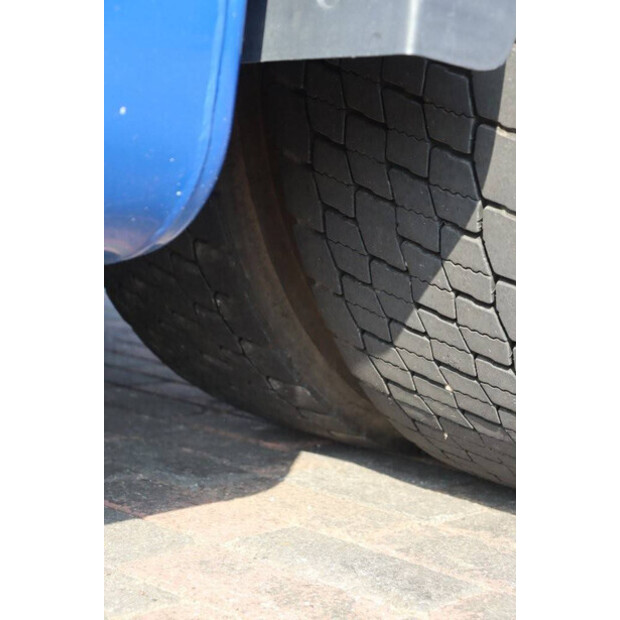 2016 فولفو FH-41546148
