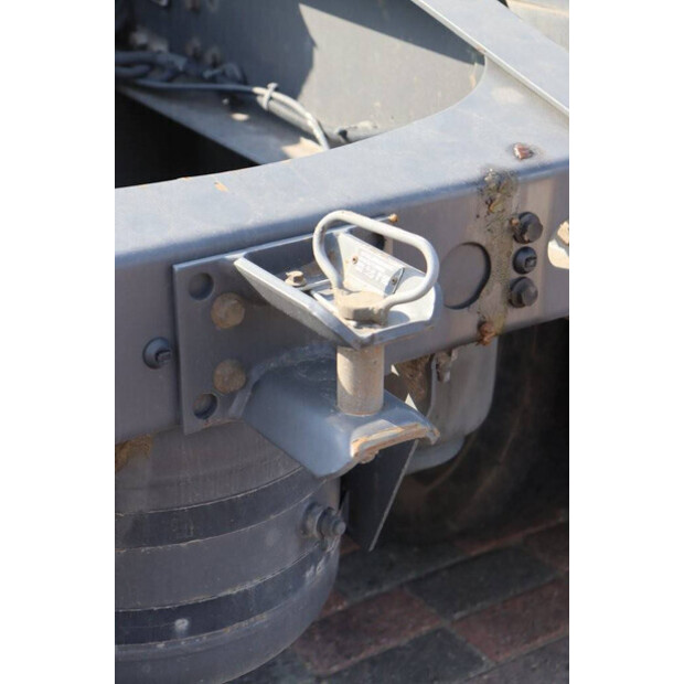 2016 فولفو FH-41546150