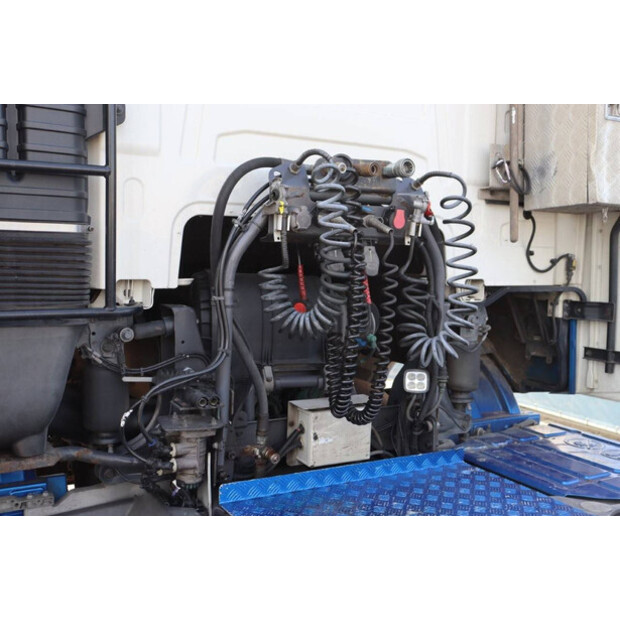 2016 فولفو FH-41546152