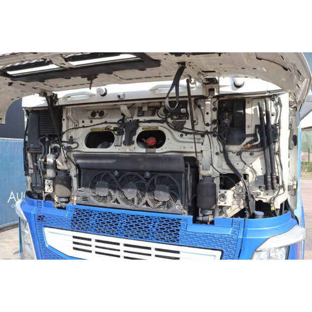 2016 فولفو FH-41546177