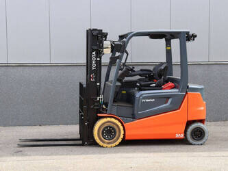 صورة ل رافعات شوكية 2023 تويوتا 9FBM25T