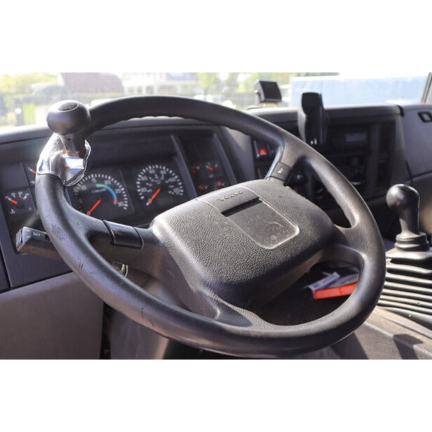 2001 Volvo FL6-41546671