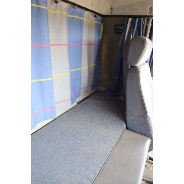 2001 Volvo FL6-41546690