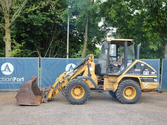 Image for WHEEL LOADERS 2001 Caterpillar 908