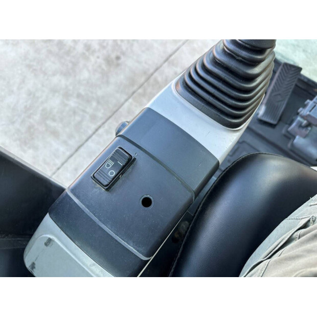 2013 كوماتسو PC56-7-41548355
