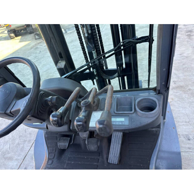 2012 Toyota 02-8FDF20-41549537