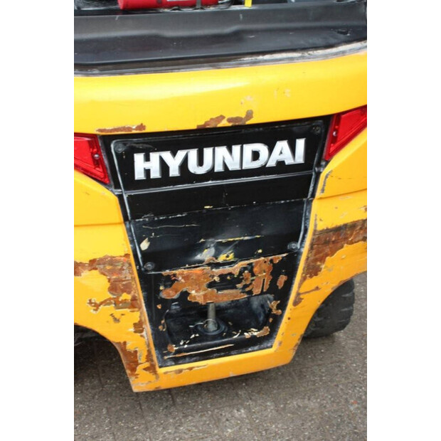 2019 Hyundai 25B-9-41552719