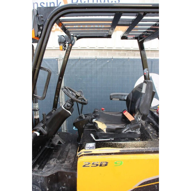 2019 Hyundai 25B-9-41552721