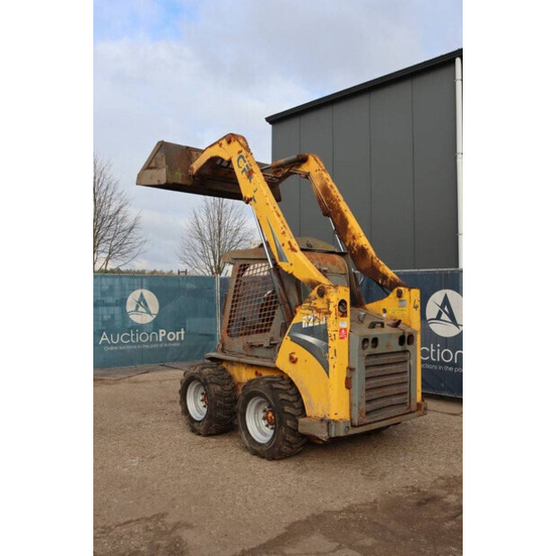 Gehl R220-41553335