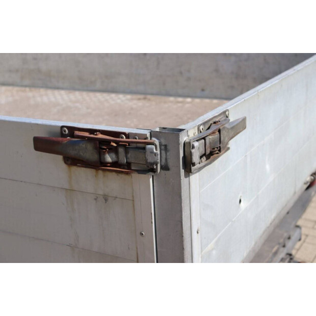 NISSAN Cabstar-41553421