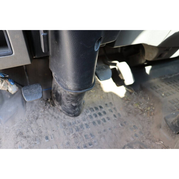 NISSAN Cabstar-41553432