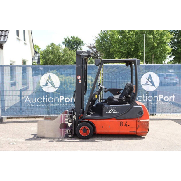2002 ليندي E18C-02-41553853