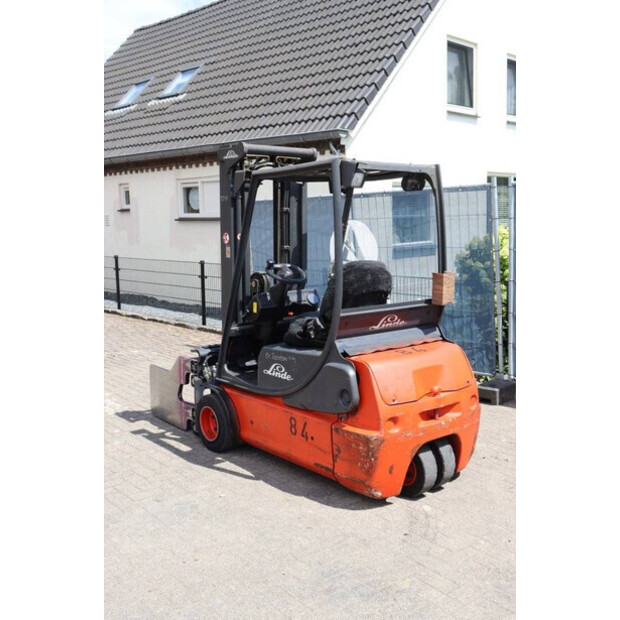 2002 ليندي E18C-02-41553855