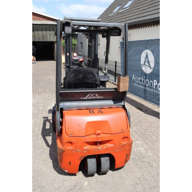 2002 ليندي E18C-02-41553856
