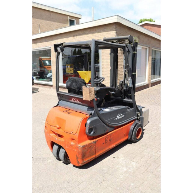 2002 ليندي E18C-02-41553857