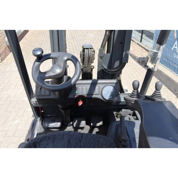2002 ليندي E18C-02-41553873