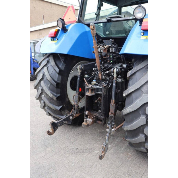 2004 نيو هولاند TVT145-41554018