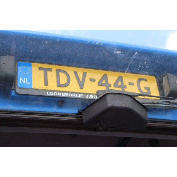 2004 نيو هولاند TVT145-41554021