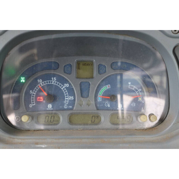 2004 نيو هولاند TVT145-41554038