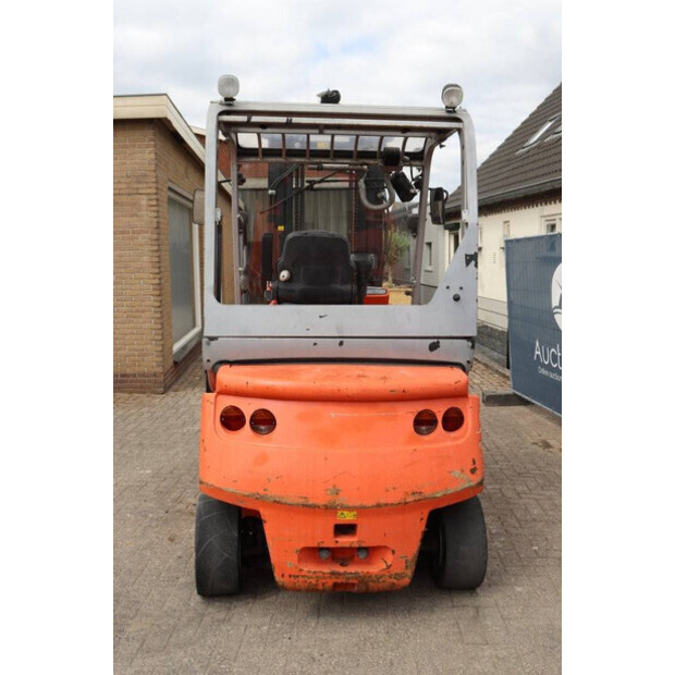 2012 بي تي C4E500V-41554076