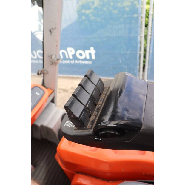 2012 بي تي C4E500V-41554097