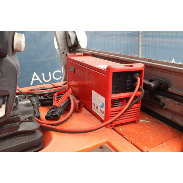 2012 بي تي C4E500V-41554104