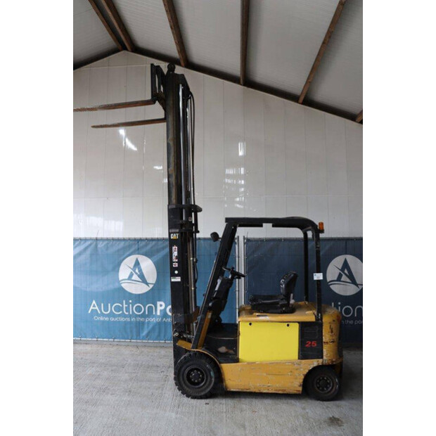 2008 Caterpillar EP25KPAC-41554449