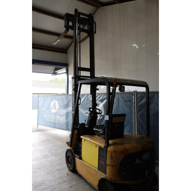 2008 Caterpillar EP25KPAC-41554450
