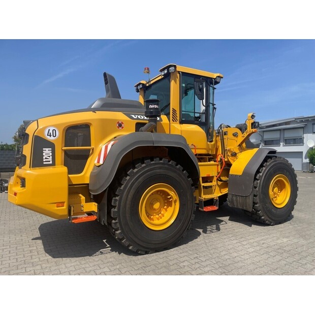 2017 فولفو L120H-41562604