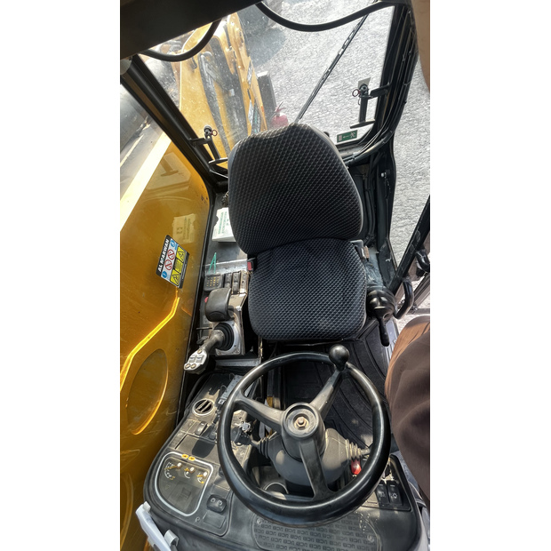 2017 جيه سي بي 540-170-41568565