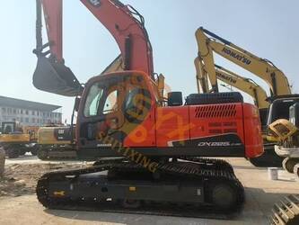 صورة ل حفارات مجنزرة 2024 دووسان DX225LC