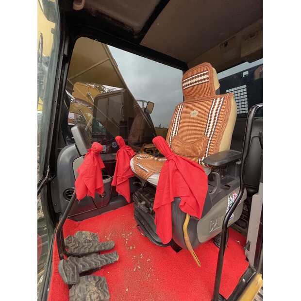 2023 Caterpillar 320D-41568713