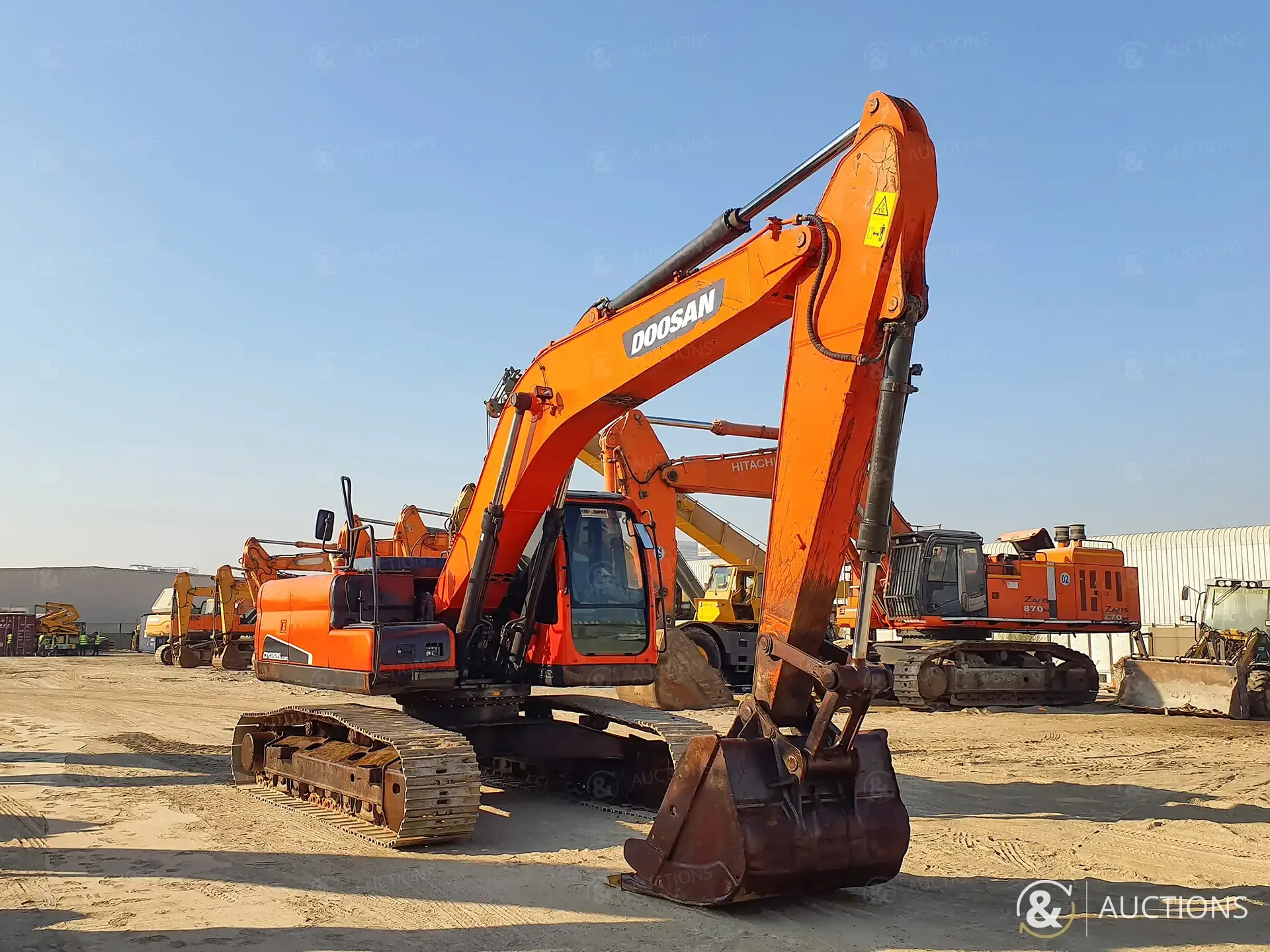 صورة ل 2016 دووسان DX225LC-9C