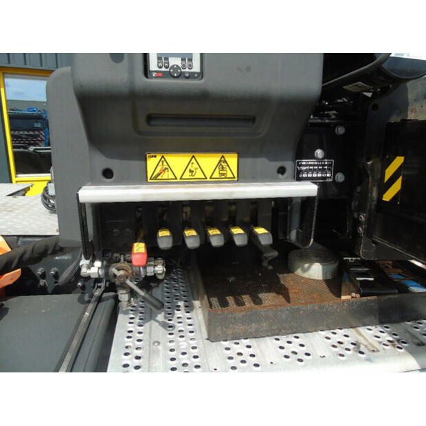 2019 مرسيدس بنز Arocs 2051-41571074