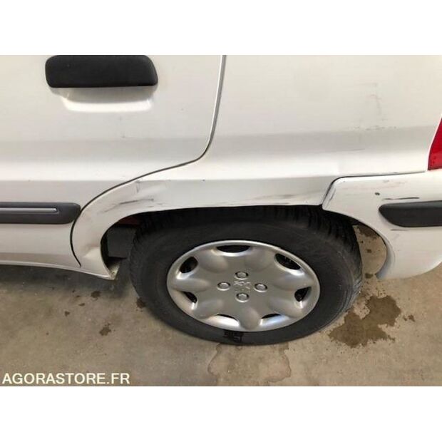 2002 Peugeot 106-41586503