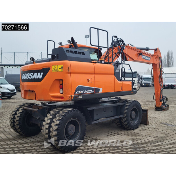 2019 Doosan DX140W-5-41586875