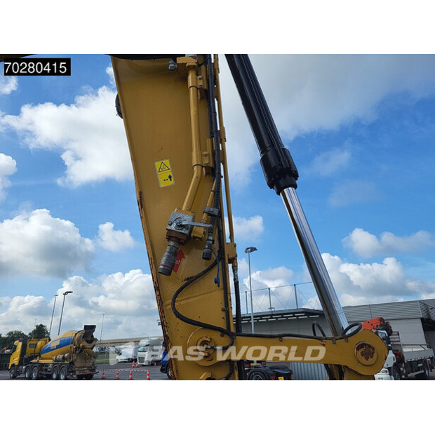 2017 Caterpillar 325 F L-41588580