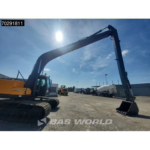 2025 Hyundai R245LR-41589247