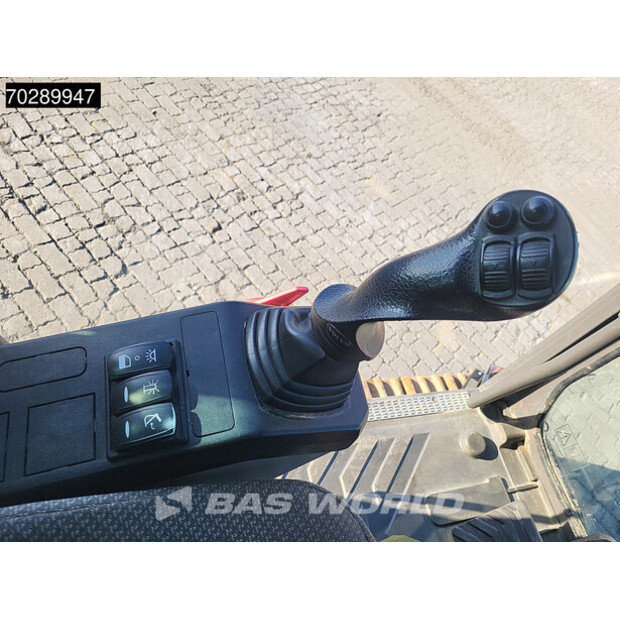 2018 فولفو EC220EL-41589543